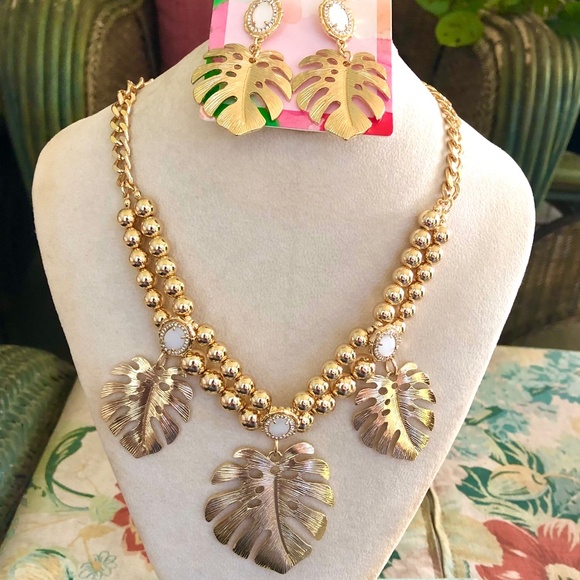 LILLY PULITZER NECKLACE NWT EXQUISITE MONSTERA LEAF NECKLACE ⭐️JUNGLE VIBE GOLD - Picture 5 of 16